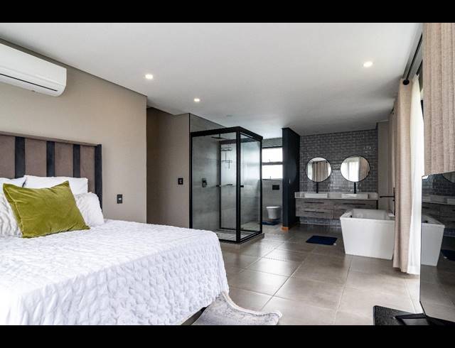 4 BEDROOM HOUSE FOR SALE IN SALT ROCK